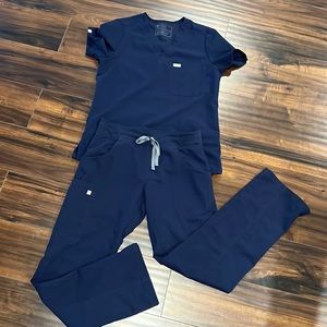 Figs scrubs size small set